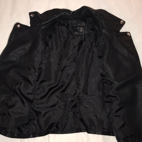 Girls vegan leather coat w/detachable hood - Picture 3 of 4